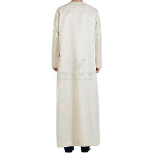 Nouvel arrivage du meilleur matériel thobe musulman pour hommes vêtements islamiques thobe musulman pour hommes en bas quantité minimale de commande - Product Image 5