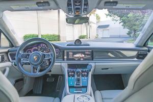 Porsche Panamera Turbo S E-Hybrid Sport Turismo d'occasion propre, modèle 2018 - Product Image 4