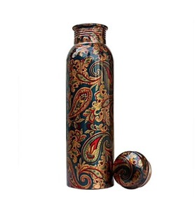 Venta de salida de fábrica Precio barato Botella de cobre impresa en caliente 650 ML, bebida con estilo con cada sorbo 1L Botella de cobre Diseño impreso - Product Image 1