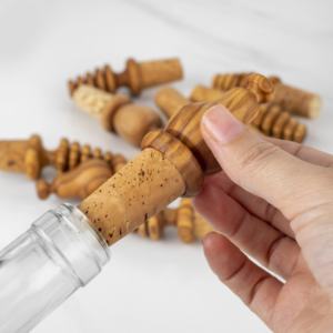 ที่วางขวดทำมือจากไม้มะกอก ของตกแต่งบ้าน เกรดอาหาร สไตล์เมดิเตอร์เรเนียนแบบเรียบง่าย ฝาปิดขวดแบบส่วนตัวสำหรับงานแต่งงาน - Product Image 6