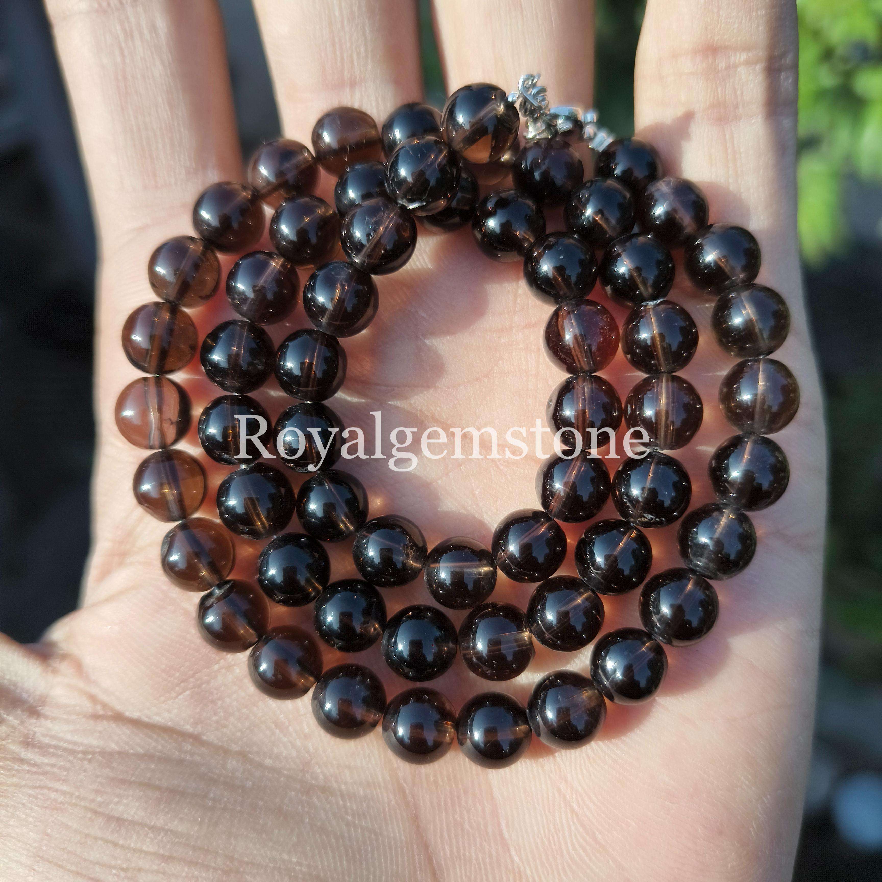 สีน้ำตาล