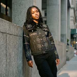 แจ็คเก็ตยีนส์ผู้หญิงทรงบ็อกซี่ สไตล์ Y2K ตกแต่งคริสตัลและเพชรเทียม งานคัสตอมสุดหรู กันลม เป็นมิตรกับสิ่งแวดล้อม - Product Image 4