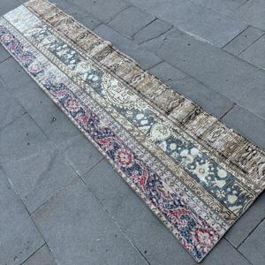 Alfombra Turca de 2x8.6 pies, Alfombra Vintage Azul a Cuadros de Lana - Product Image 4