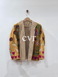 Abrigo de Invierno de Terciopelo Suzani Hecho a Mano, Estilo Boho para Fiestas, Bordado, Estilo Uzbeko, Ecológico, Abrigo de Lujo para Mujer - Product Image 2