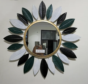 กระจกเงาตกแต่งผนังดีไซน์ใหม่ทำมือโลหะและกรอบไม้กระจกติดผนังหรูหราระดับพรีเมียมสำหรับการตกแต่งภายในบ้าน - Product Image 1