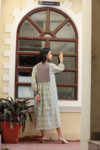 Vestido Casual de Algodón con Estampado de Bloques para Mujer, Fabricante Mayorista OEM, Proveedor de Ropa Femenina en India - Product Image 2