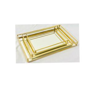 Plateau en métal et vaisselle en cuivre de couleur naturelle Ensemble de trois plats et assiettes modernes personnalisés - Product Image 6