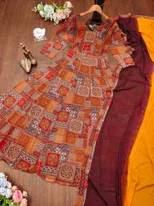 Style d'été décontracté Superbe robe Maxi Longueur Renard Georgette Impression Numérique avec Volant Nazneen Dupatta Doublure Complète 3.5m Flare - Product Image 4