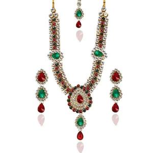 Vivant Fine Jewelry Set Collier en pierre verte avec Maang Tikka 1103603 - Product Image 1