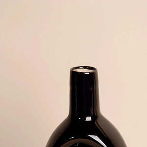 Jarrón de Cerámica Hecho a Mano, Moderno y Minimalista, Hueco, Negro, 10x28.5cm, Versátil, de Bajo Mantenimiento, para Hogar, Oficina, Decoración - Product Image 4