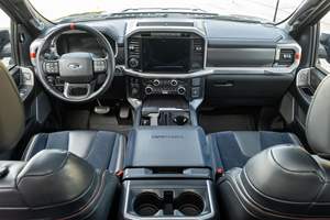 ฟอร์ด เอฟ-150 เวโลซีแร็ปเตอร์ 600 ปี 2022 ตรวจสอบแล้ว เครื่องยนต์ทวินเทอร์โบ วี6 ขับเคลื่อน 4 ล้อ ภายในสีรัพโซดี้ บลู ปรับแต่งเพื่อเพิ่มสมรรถนะ - Product Image 5