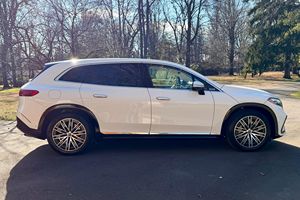 2023 Mersedez-Bens E.Q.S 580 4Matic SUV Electric Seats Low Mileage Ready to Ship - Product Image 6