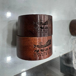 Ronds de serviette en bois fabriqués à la main Design écologique unique pour les mariages et les tables à manger Vente en gros de l'Inde - Product Image 1