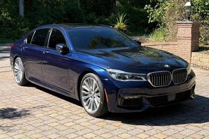 BMW 750i xDrive Twin-Turbo V8, AWD, modèle 2018, d'occasion haut de gamme - Product Image 5