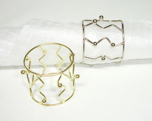 Ronds de serviette en fil d'argent pour décoration de table grillage nickelé forme de bague de doigt luxe en gros anneau de serviette à bas prix - Product Image 3