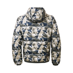 Chaqueta de invierno con logotipo personalizado para hombre, diseño de poliéster y algodón recubierto con acolchado de burbujas cálidas para chaqueta acolchada al aire libre - Product Image 3