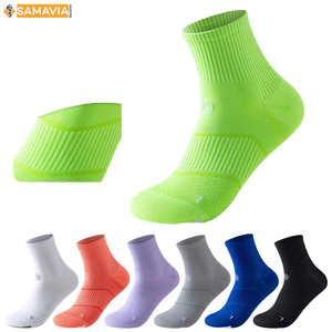 SAMAVIA Chaussettes pour femmes tricotées au genou avec motifs imprimés Utilisation quotidienne écologique en polyester durable pour un confort de style - Product Image 4