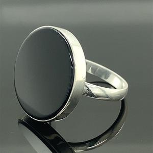 Bague en pierres précieuses Onyx noir pour femmes, faite à la main, monture classique pour fiançailles, anniversaire, mariage, tenue quotidienne, bijoux fins - Product Image 3