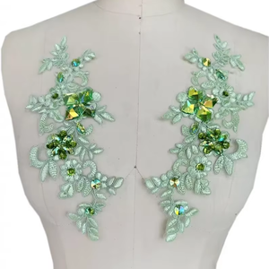 Parche verde bellamente en forma de flor para vestidos de novia Fabulous Bling 3D Rhinestone Crystal Beaded Applique Costura - Product Image 1