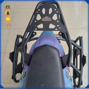 แร็คข้างกันน้ำ PH KIN สำหรับ Yamaha Exciter ผลิตจากวัสดุคาร์บอนไฟเบอร์และอะลูมิเนียม คุณสมบัติพิเศษ สภาพใช้งานแล้ว - Product Image 5