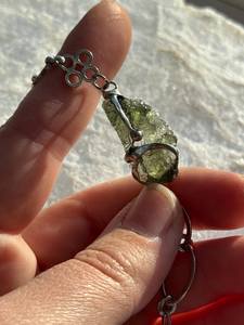 Moldavita genuina 2,6G, pulsera de cristal de moldavita, meteorito, talismán de moldavita, regalo para Ella y él - Product Image 5