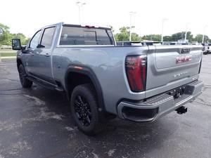 (W&T) PROMO Ventes Véhicule d'occasion 2025 G'M'C SIERRA 2500HD AT4 4DR CREW CAB 4WD SB - Product Image 4