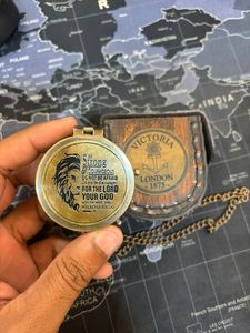 Brújula de latón náutica Premium de latón con cita de Titanic con cadena de cuero en regalo hecho a mano antiguo - Product Image 4