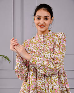 Vestido Corto de Algodón Estampado a Mano para Mujer |   Vestido Mini Floral con Vuelo |   Ropa Casual y de Resort India para Venta al por Mayor - Product Image 5