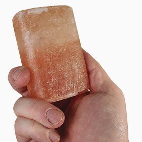 Barra de jabón de sal de cristal hecha a mano en forma personalizada para terapia de spa y cuidado de la piel elegante diseño de amor - Product Image 2