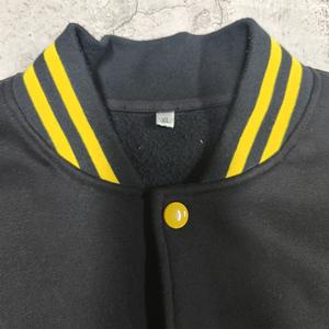 ผู้ผลิต OEM ขายส่งเสื้อแจ็คเก็ตเบสบอล Letterman คุณภาพสูงสำหรับผู้ชาย เสื้อแจ็คเก็ตวาร์ซิตี้แบบวินเทจสตรีทแวร์ฤดูหนาวแบบเรียบง่ายสั่งทำได้ - Product Image 2