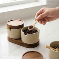 Pot à épices en céramique fait main avec couvercle en bois, pot de rangement minimaliste pour la cuisine, pour sel, sucre, herbes, assaisonnements