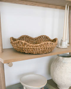 Plateau de service multifonctionnel en jacinthe d'eau Bols tressés Bord festonné Origine vietnamienne pour table basse Table à manger d'île - Product Image 1