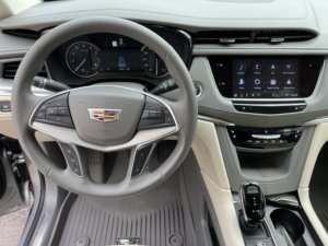 Cadillac XT5 AWD Premium Luxury d'occasion propre 2025 - Product Image 4