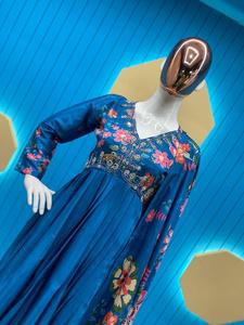 Georgette de imitación pesada con trabajo de secuencia de bordado pesado con trabajo hecho a mano de espejo real con menos borde con manga completa - Product Image 3