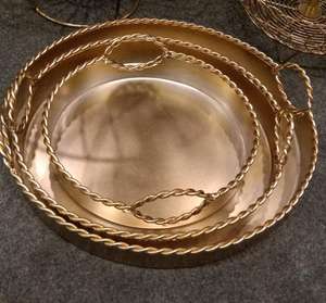Ensemble de plateaux de service ronds en or de luxe, plateau décoratif en métal avec poignée torsadée pour table basse, mariage, décoration de la maison - Product Image 1