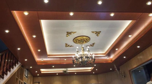 Panneau mural intérieur ignifuge B1 en WPC, panneau acoustique cannelé pour hôtel et bardage commercial - Product Image 3