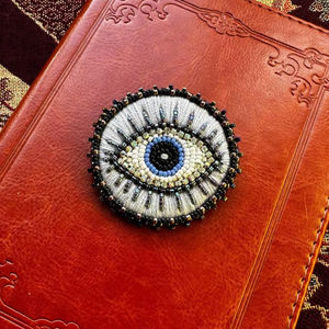 Verdant Malachite Energy Light Porte-clés Perles de pierres précieuses vertes à bandes naturelles Finition polie Déclaration Bijoux Cristal de mise à la terre - Product Image 1