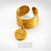 Sonnen-Charm-Ring aus Edelstahl in Goldton, Offener Ring mit Hammerschlag-Optik, Vintage Französischer Stil für Damen, Großhandel