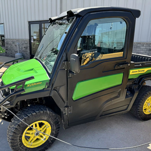 Véhicules utilitaires Jo.hn Deere XUV 835m d'occasion à vendre - Product Image 1