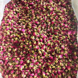 Mezcla de pétalos y capullos de rosa secos, material natural para decoración culinaria y preparación de bebidas, Vietnam - Product Image 5