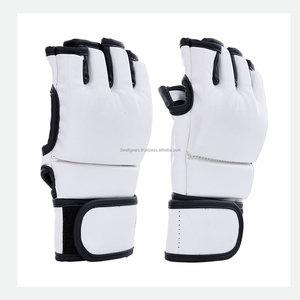 Gants de boxe MMA en cuir sur mesure, respirants, légers, antidérapants, demi-doigts, fermeture auto-agrippante DWELT GEARS pour l'entraînement et le combat - Product Image 5