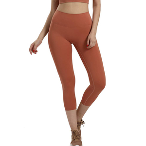Vente en gros d'ensembles de gymnastique pour femmes, vêtements de sport décontractés, ensemble de yoga en polyester en vente pour femmes personnalisé OEM - Product Image 6