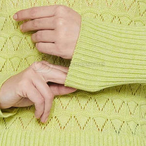 Fait sur mesure de haute qualité à la mode tricoté laine col rond femmes décontracté coupe ajustée pull hiver grande taille pull décontracté - Product Image 5