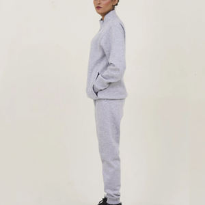 Ensemble de survêtement pour femmes, vêtements de sport de qualité supérieure pour l'entraînement physique, vêtements décontractés et confort toute saison - Product Image 3