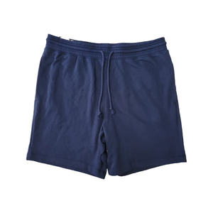 Pantalones cortos de punto para hombre Everyday Comfort que ofrecen un ajuste moderno y una sensación suave, perfectos para el uso diario y salidas relajadas - Product Image 1