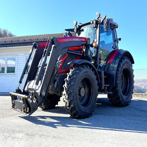 Tractor agrícola 2023 Valtra N175 Tractor Frontlaster - Product Image 1