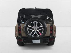 2024 L-a-n-d R-o-v-e-r D-e-f-e-n-d-e-r 110 P400 X-Dynamic SE AWD faible kilométrage et prix abordable en stock prêt pour l'expédition - Product Image 3