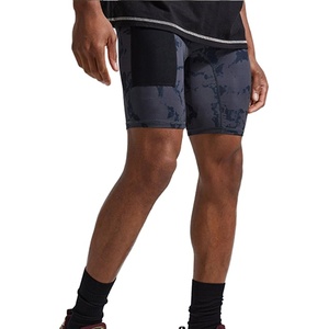 Shorts de sport pour hommes personnalisés, respirants, coupe ajustée, design par sublimation, matière extensible, pour l'entraînement estival - Product Image 2