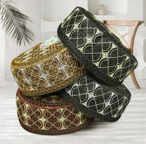 Vente en gros Chapeau Kufi de style afghan de qualité supérieure Casquette musulmane traditionnelle en polyester brodé avec étiquettes et étiquettes personnalisées - Product Image 5