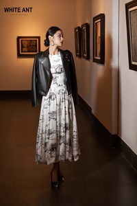 Robes pour femmes de style doux avec motif Robe circulaire Maxi Keana Tissu de bonne qualité Ensemble deux pièces Vêtements pour femmes en gros - Product Image 5